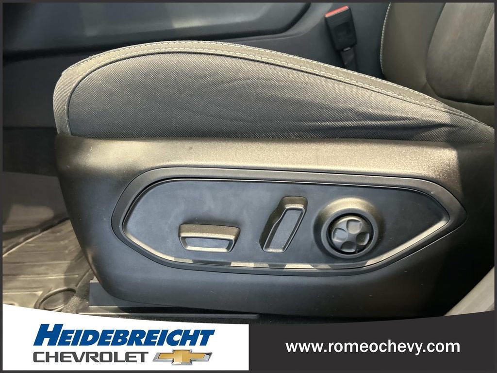 2022 Jeep Grand Cherokee L Laredo 4x4