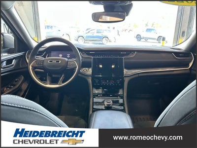 2022 Jeep Grand Cherokee L Laredo 4x4