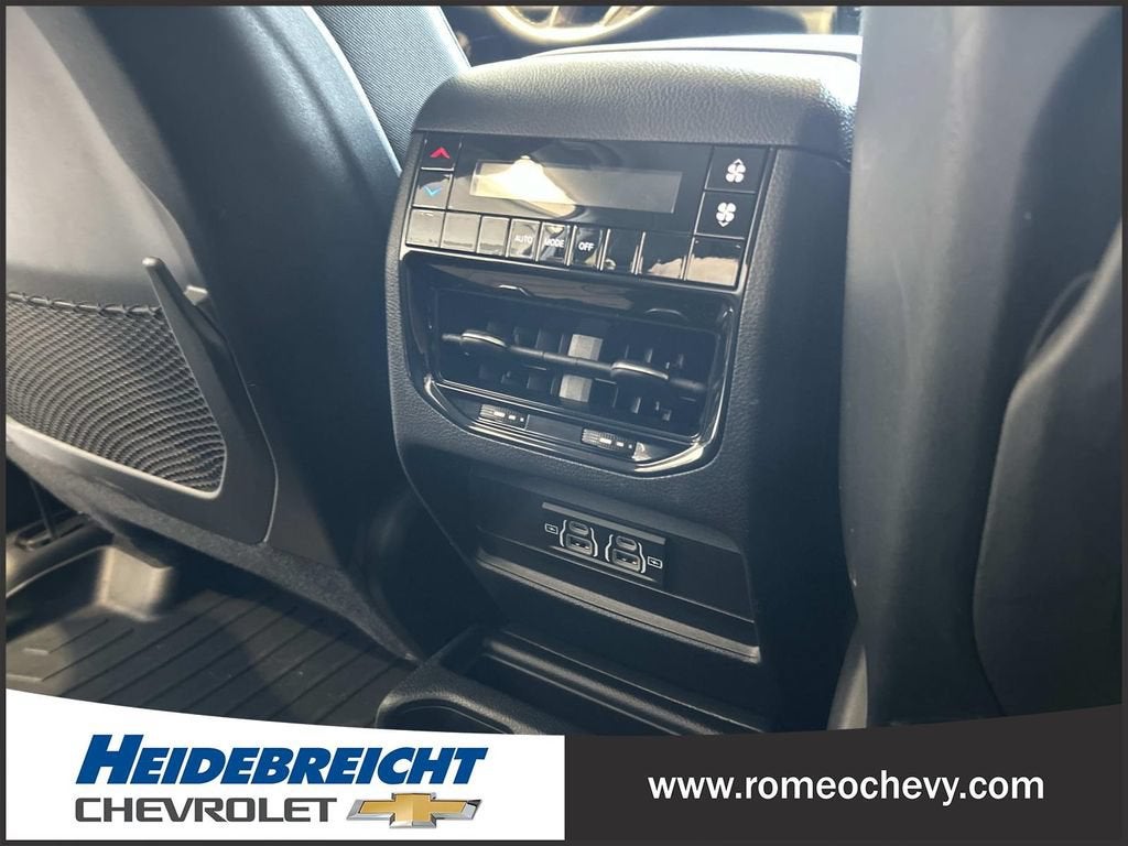 2022 Jeep Grand Cherokee L Laredo 4x4