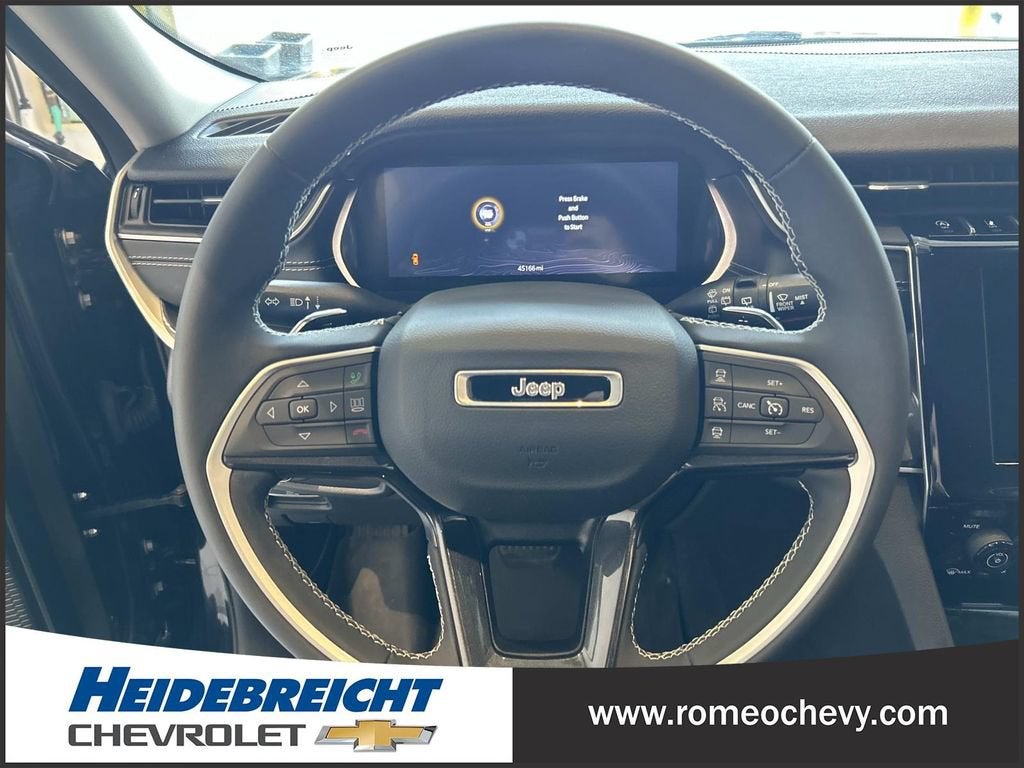 2022 Jeep Grand Cherokee L Laredo 4x4