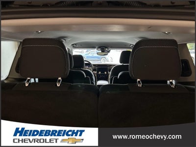 2022 Jeep Grand Cherokee L Laredo 4x4