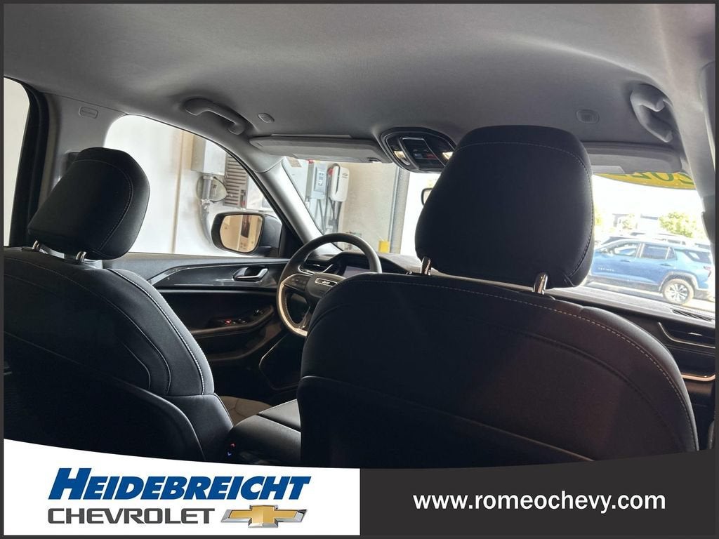 2022 Jeep Grand Cherokee L Laredo 4x4