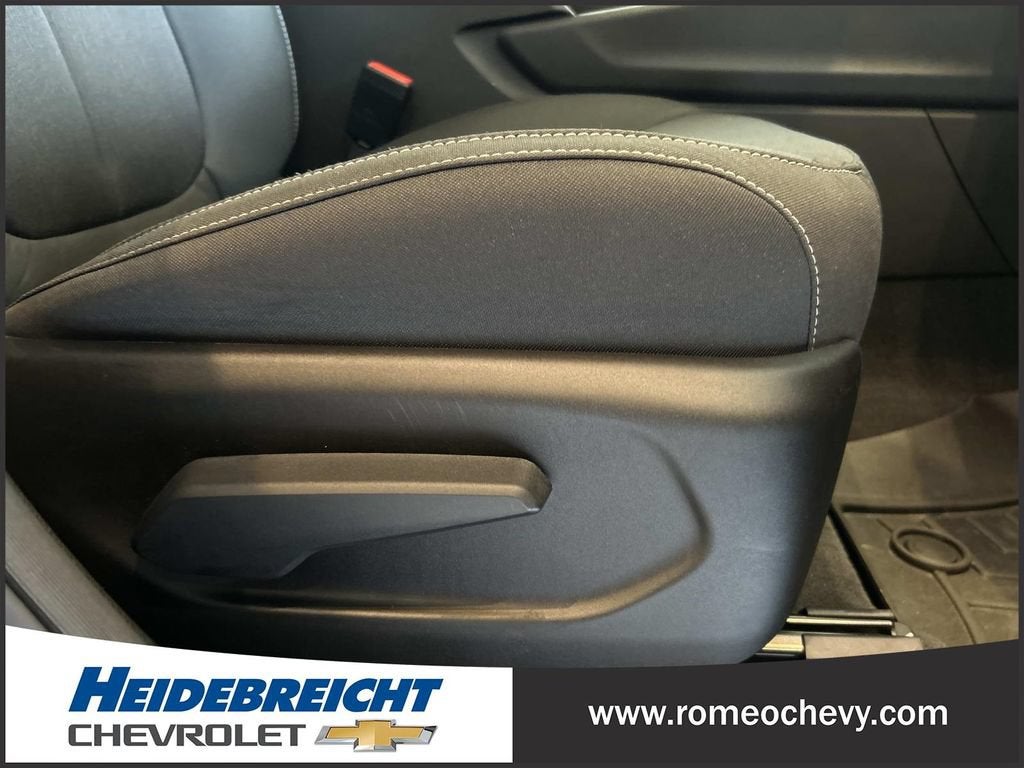2022 Jeep Grand Cherokee L Laredo 4x4