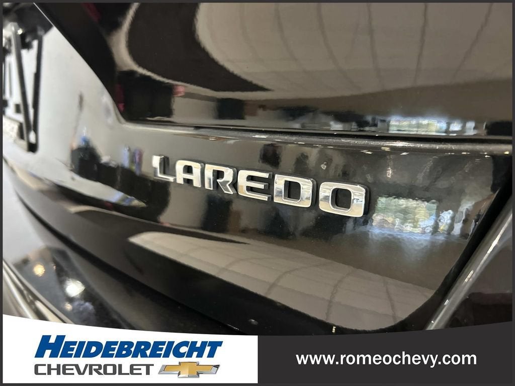 2022 Jeep Grand Cherokee L Laredo 4x4