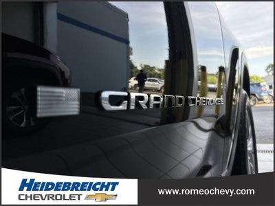 2022 Jeep Grand Cherokee L Laredo 4x4