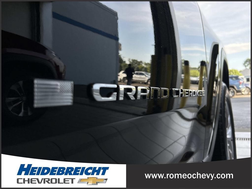 2022 Jeep Grand Cherokee L Laredo 4x4
