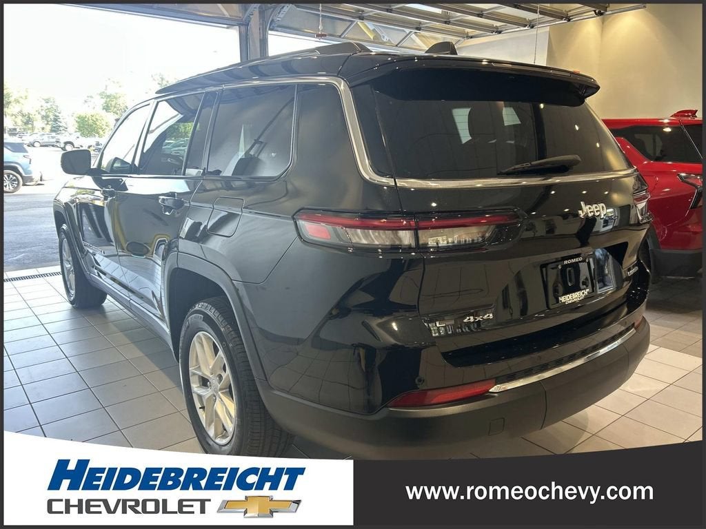 2022 Jeep Grand Cherokee L Laredo 4x4