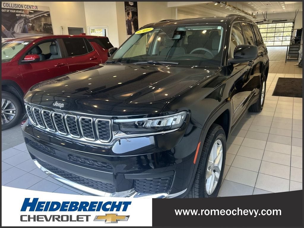 2022 Jeep Grand Cherokee L Laredo 4x4