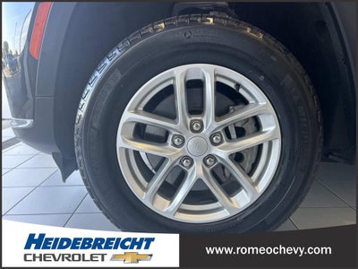 2022 Jeep Grand Cherokee L Laredo 4x4