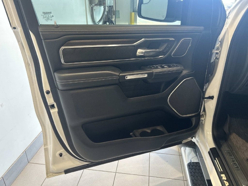 2021 RAM 1500 Laramie Crew Cab 4x4 5'7" Box