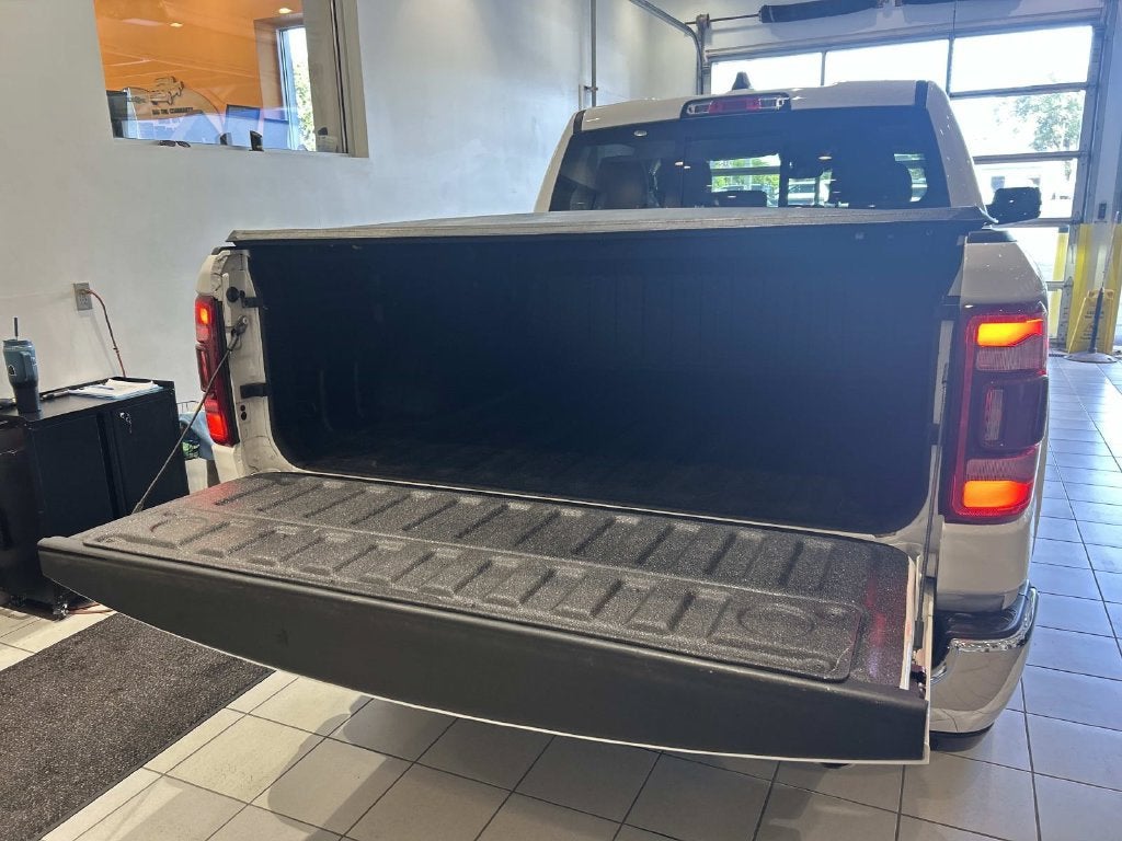 2021 RAM 1500 Laramie Crew Cab 4x4 5'7" Box