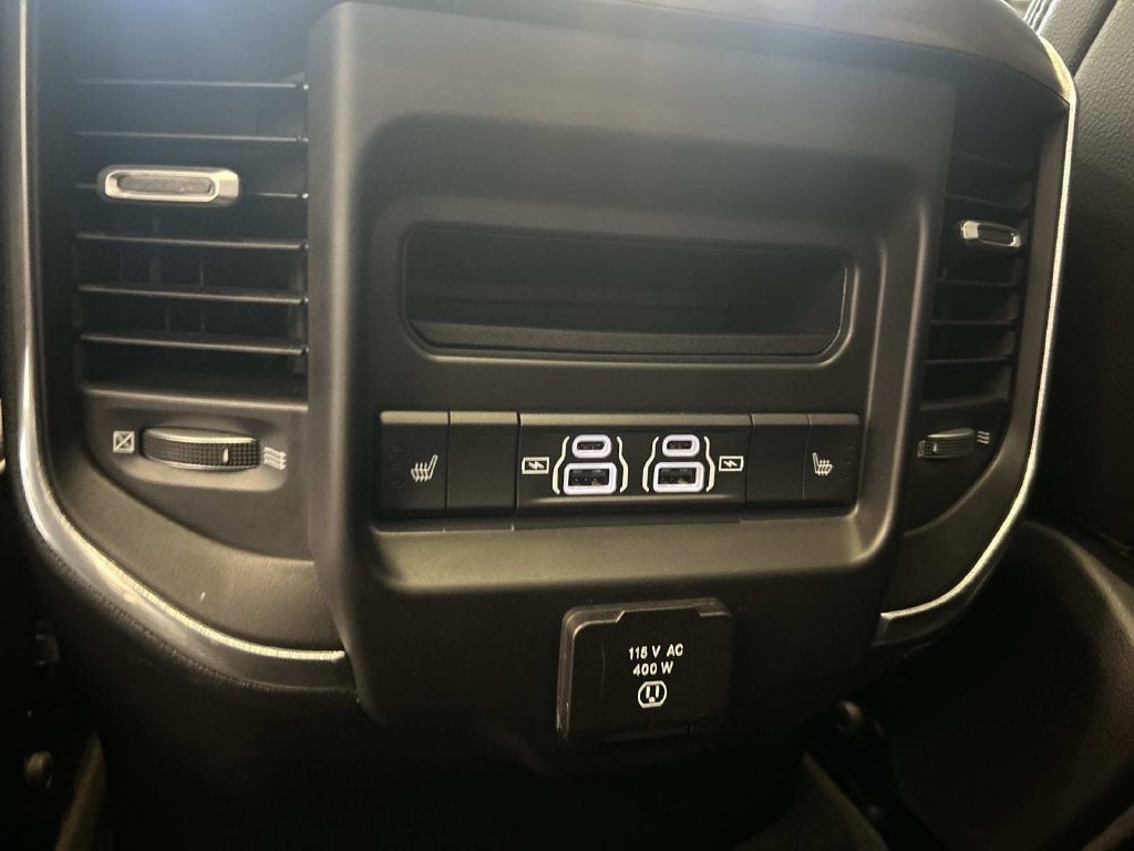 2021 RAM 1500 Laramie Crew Cab 4x4 5'7" Box