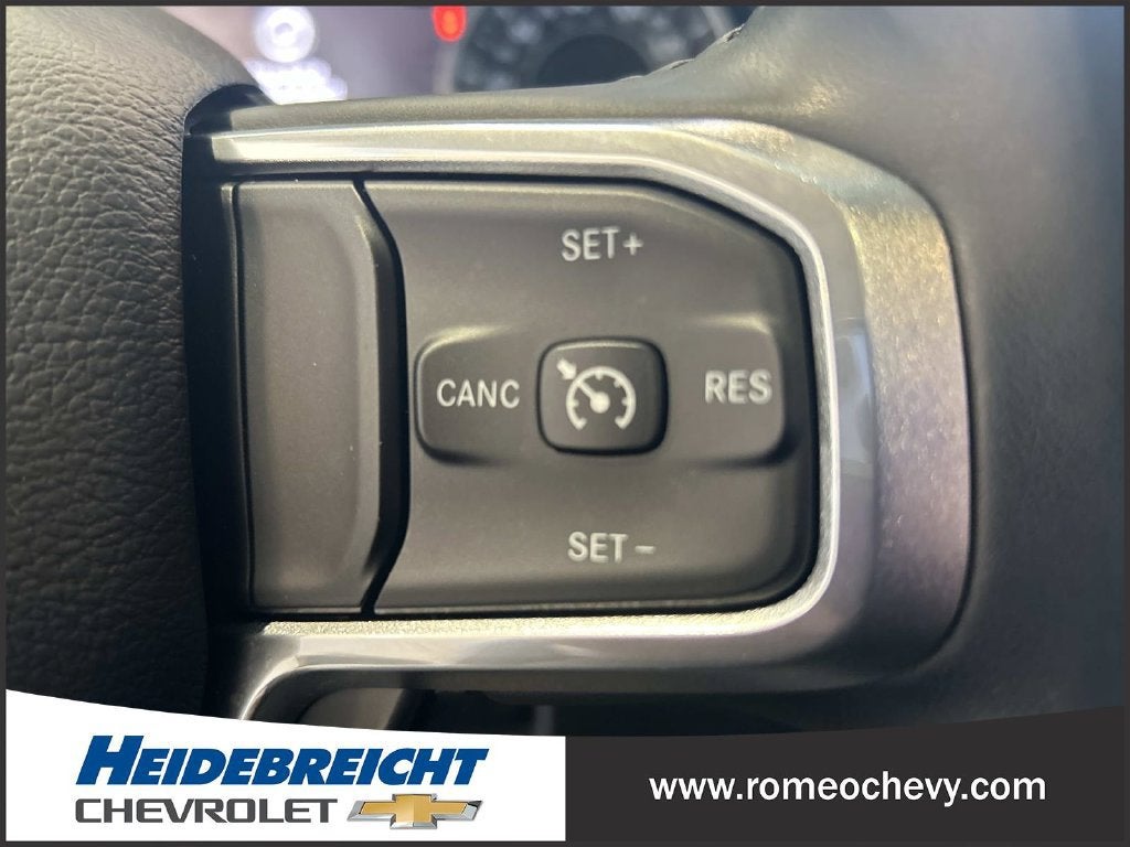 2021 RAM 1500 Laramie Crew Cab 4x4 5'7" Box
