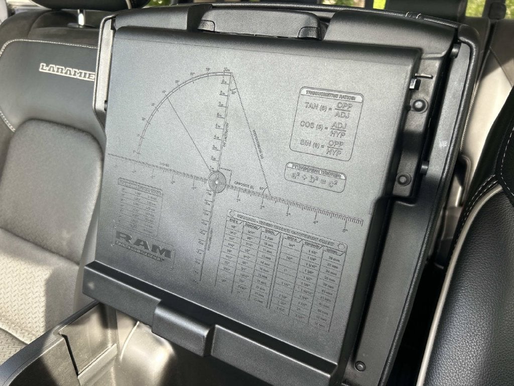 2021 RAM 1500 Laramie Crew Cab 4x4 5'7" Box