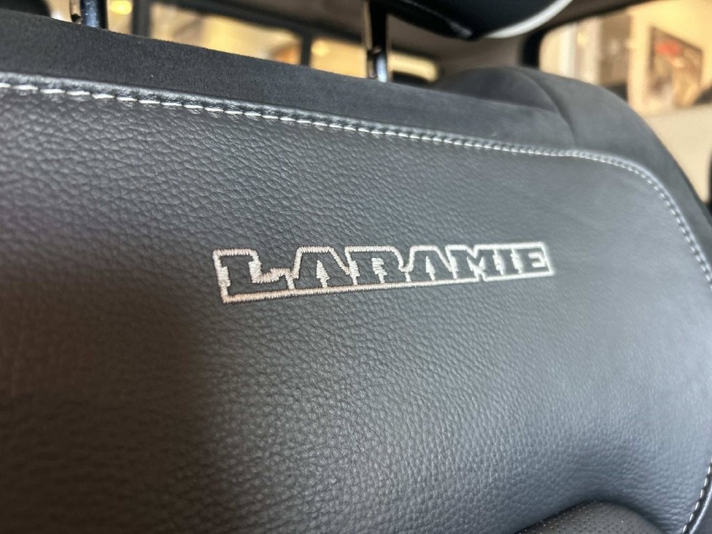 2021 RAM 1500 Laramie Crew Cab 4x4 5'7" Box
