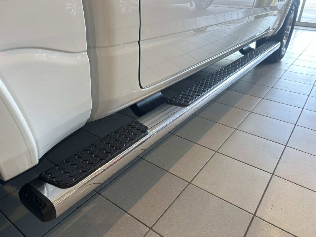 2021 RAM 1500 Laramie Crew Cab 4x4 5'7" Box