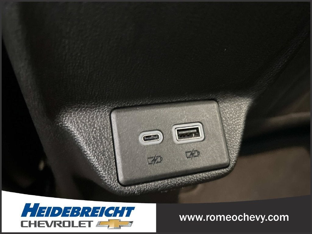 2023 Chevrolet Bolt EUV LT