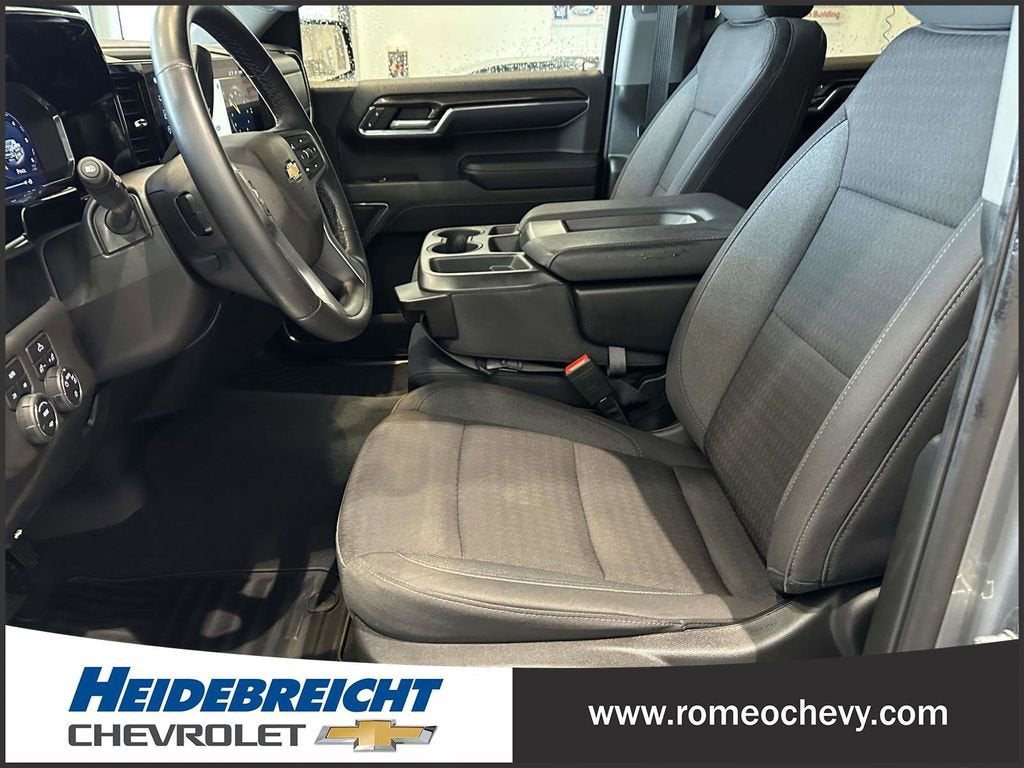 2024 Chevrolet Silverado 1500 LT (2FL)