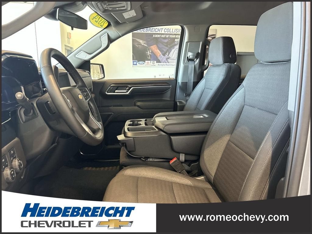 2024 Chevrolet Silverado 1500 LT (2FL)
