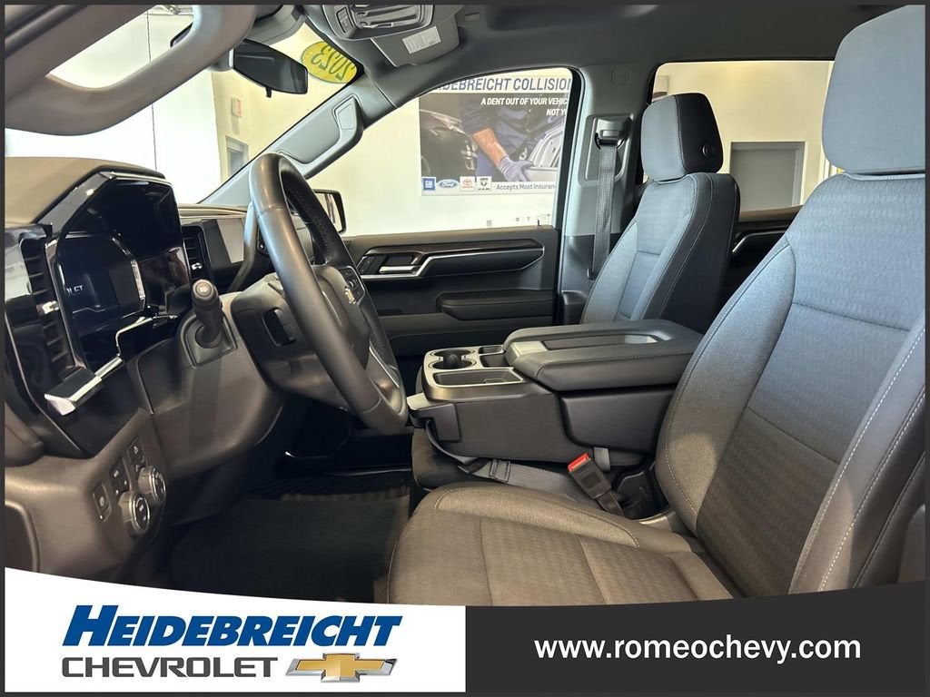 2023 Chevrolet Silverado 1500 LT (2FL)