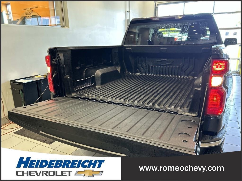 2024 Chevrolet Silverado 1500 LT (2FL)