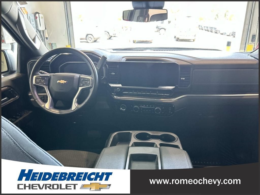2023 Chevrolet Silverado 1500 LT (2FL)