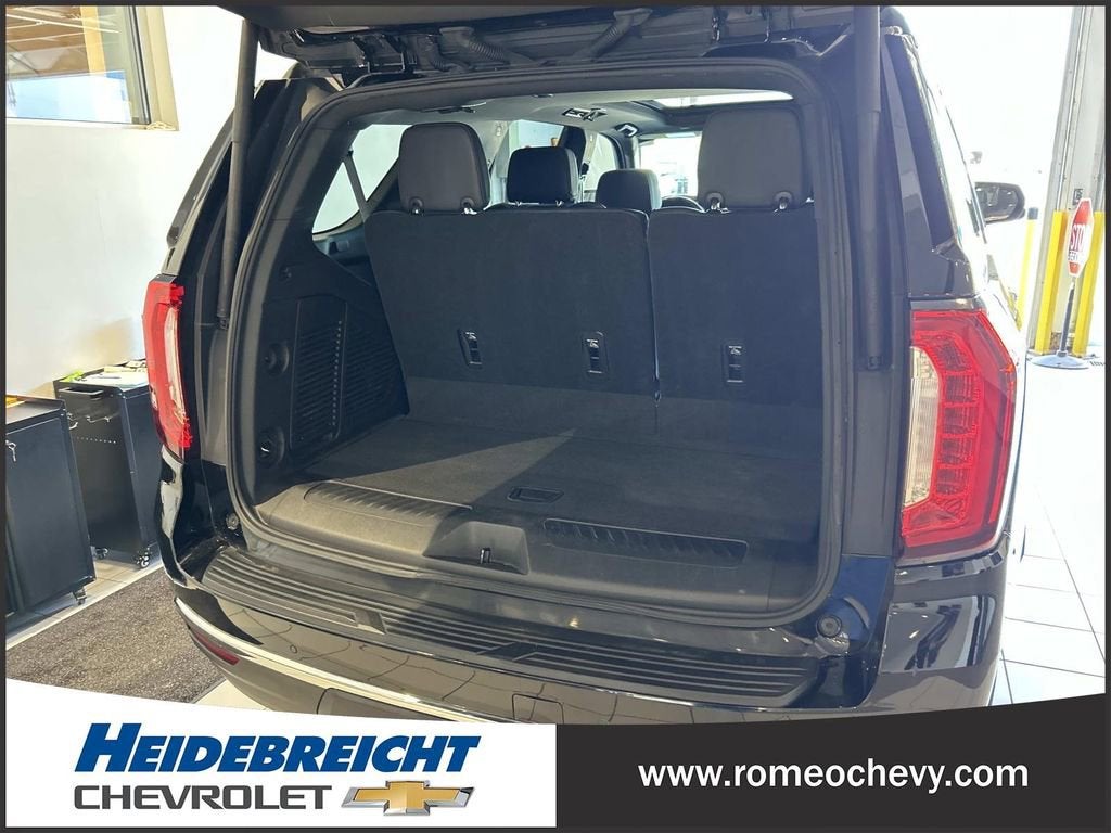 2023 GMC Yukon SLT