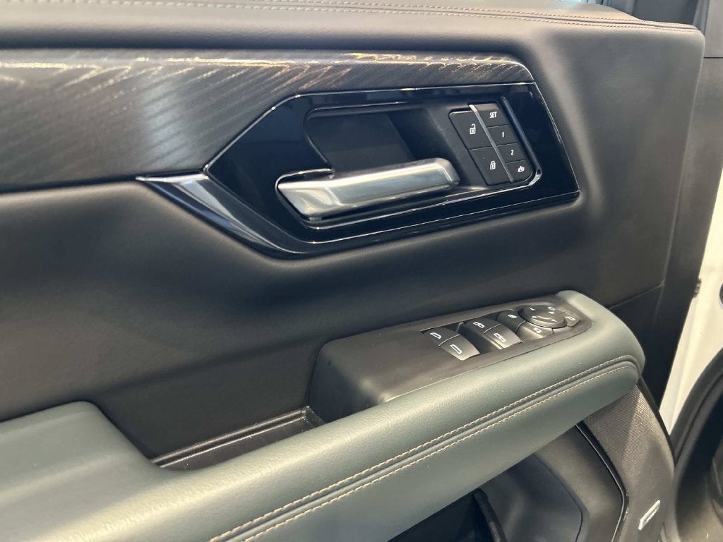 2025 GMC Yukon AT4
