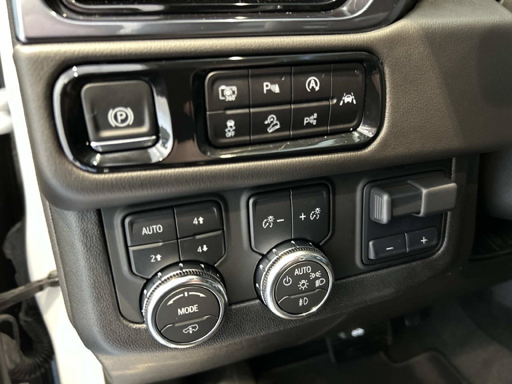 2025 GMC Yukon AT4
