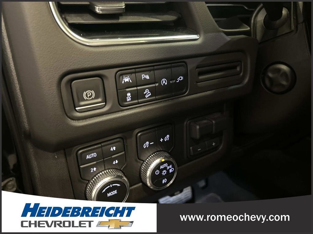 2022 GMC Yukon XL AT4