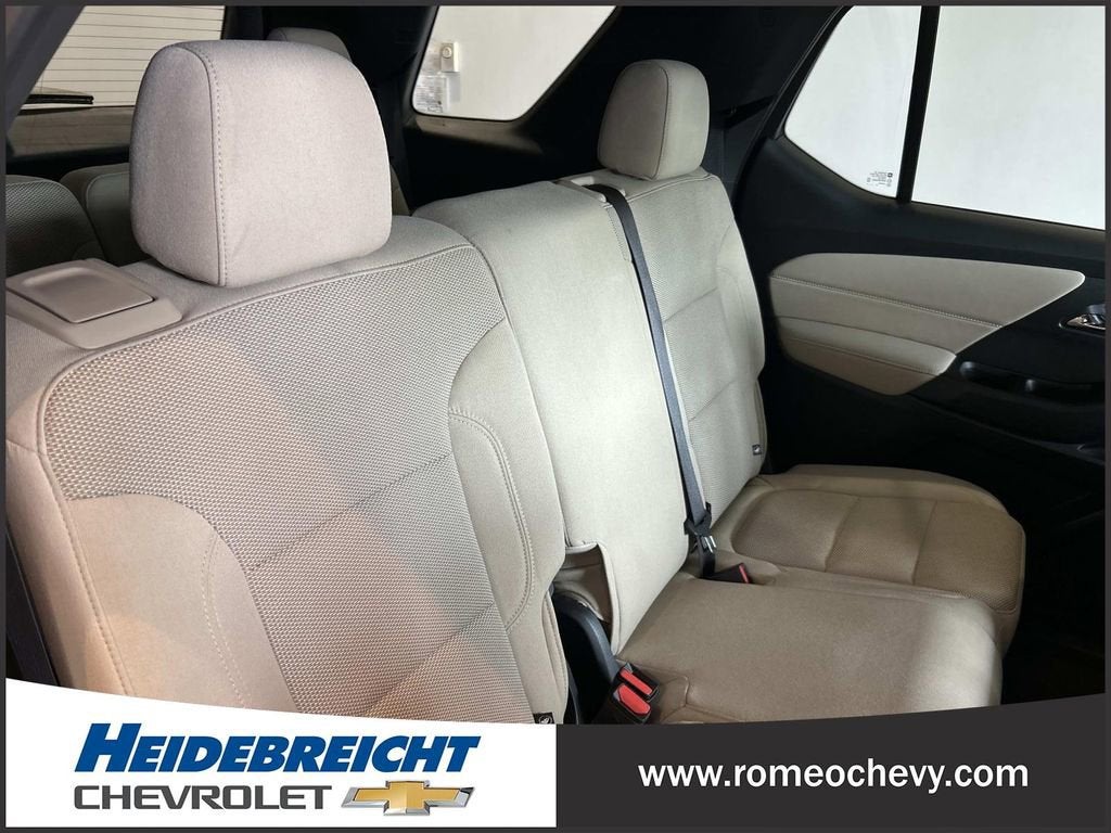 2023 Chevrolet Traverse LS