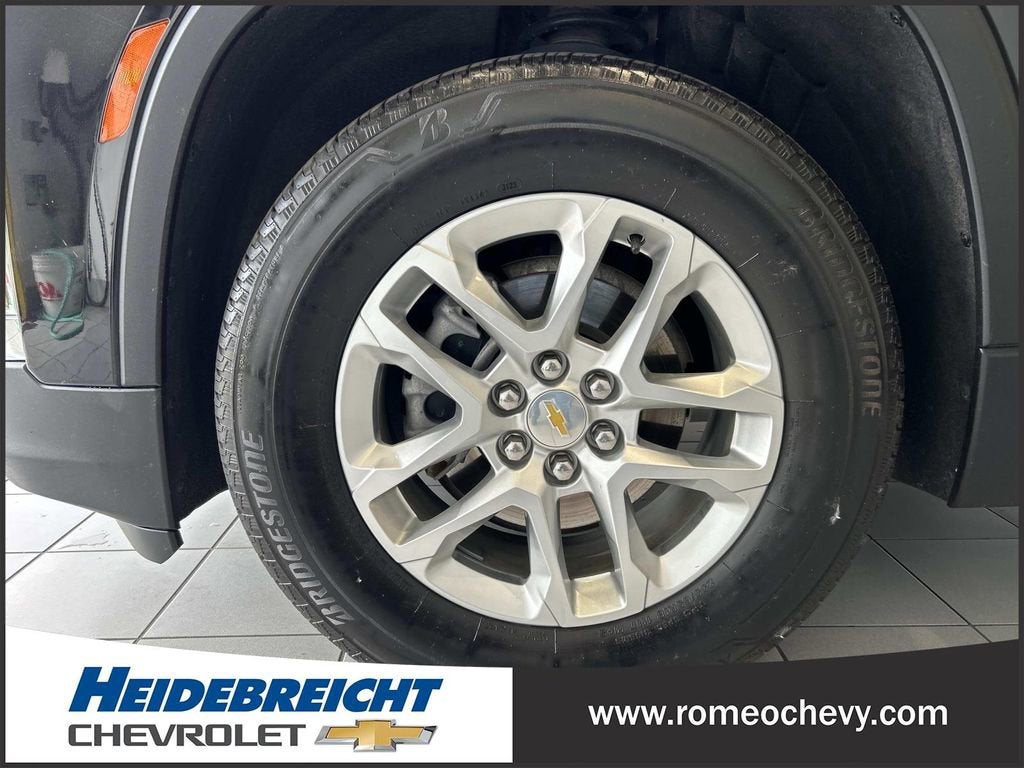 2023 Chevrolet Traverse LS