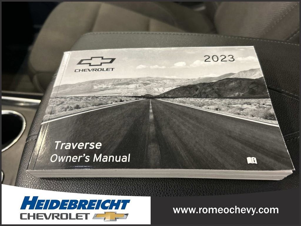 2023 Chevrolet Traverse LT Cloth