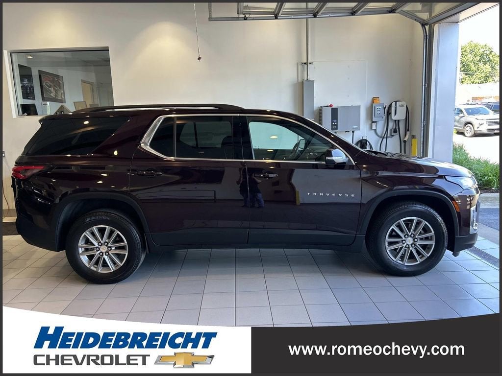 2023 Chevrolet Traverse LT Cloth