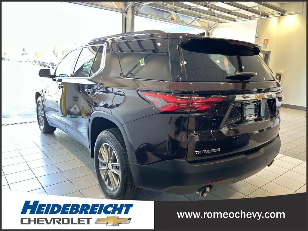 2023 Chevrolet Traverse LT Cloth