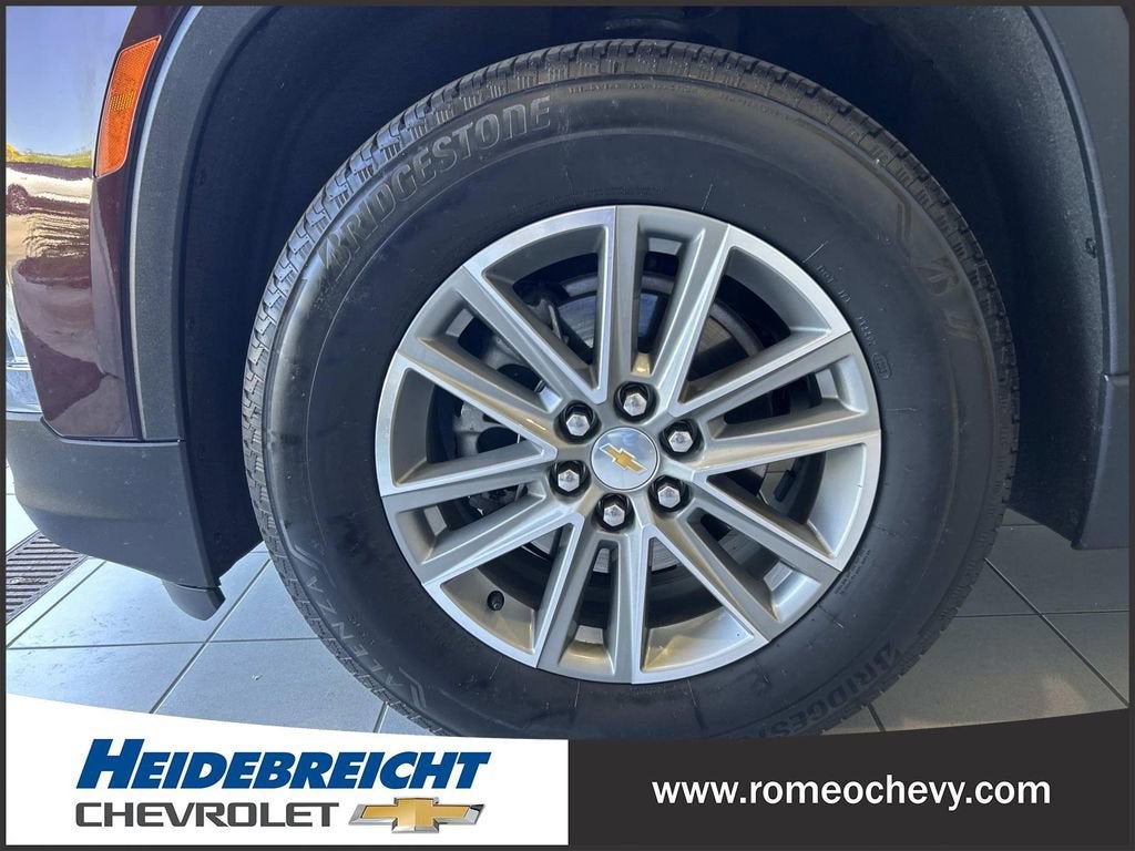 2023 Chevrolet Traverse LT Cloth