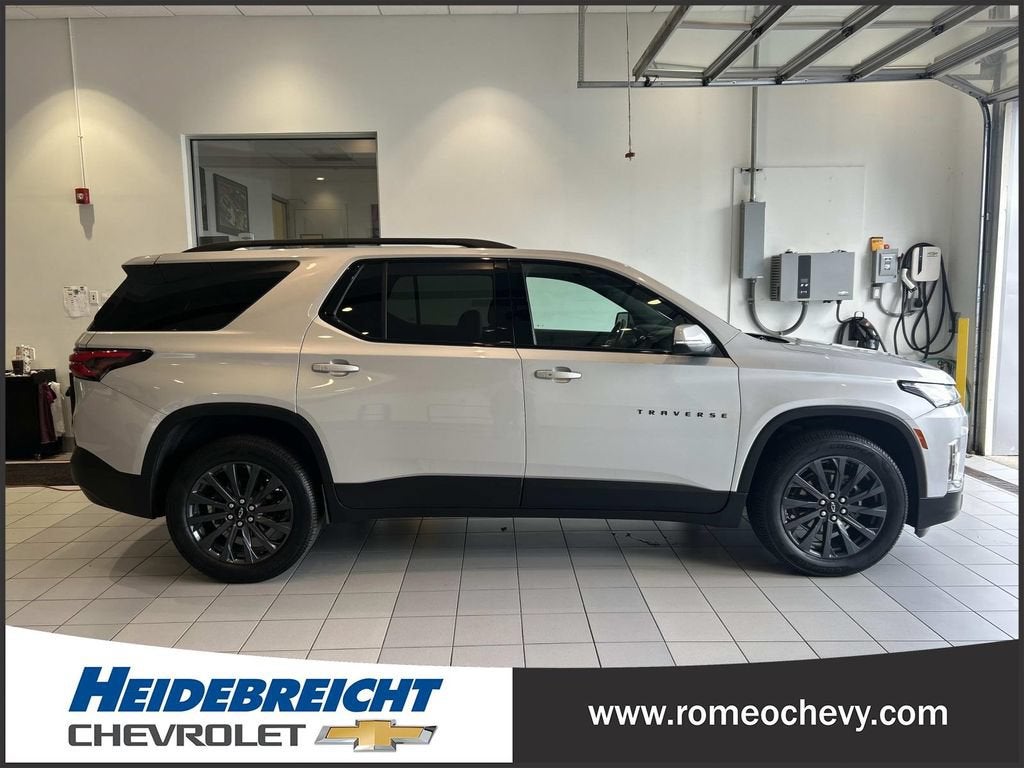 2022 Chevrolet Traverse RS