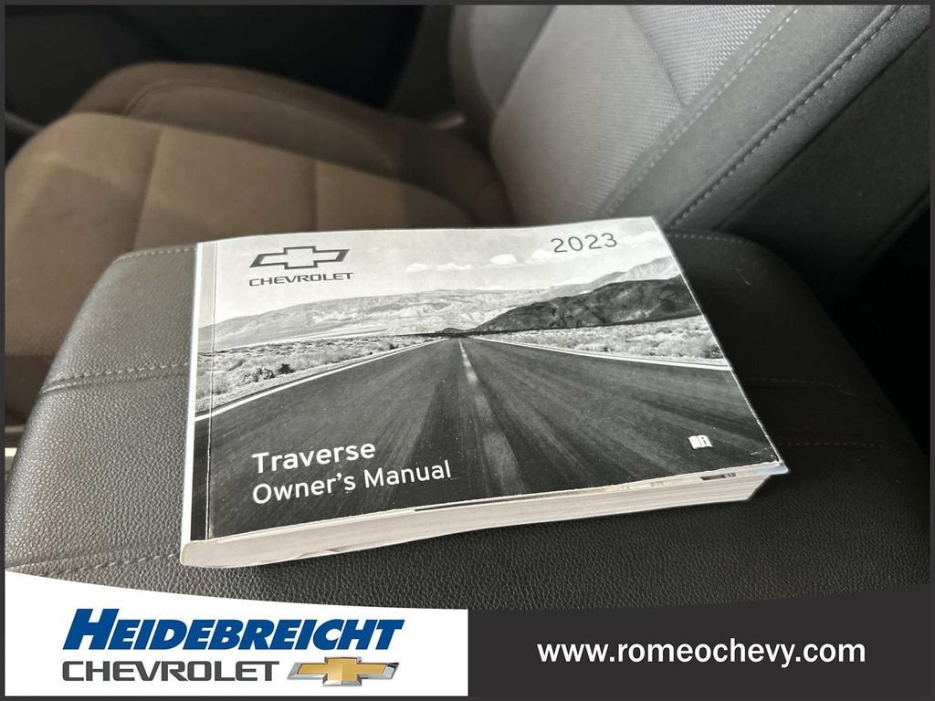 2023 Chevrolet Traverse LT Cloth