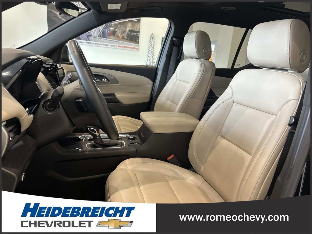 2023 Chevrolet Traverse LT Leather
