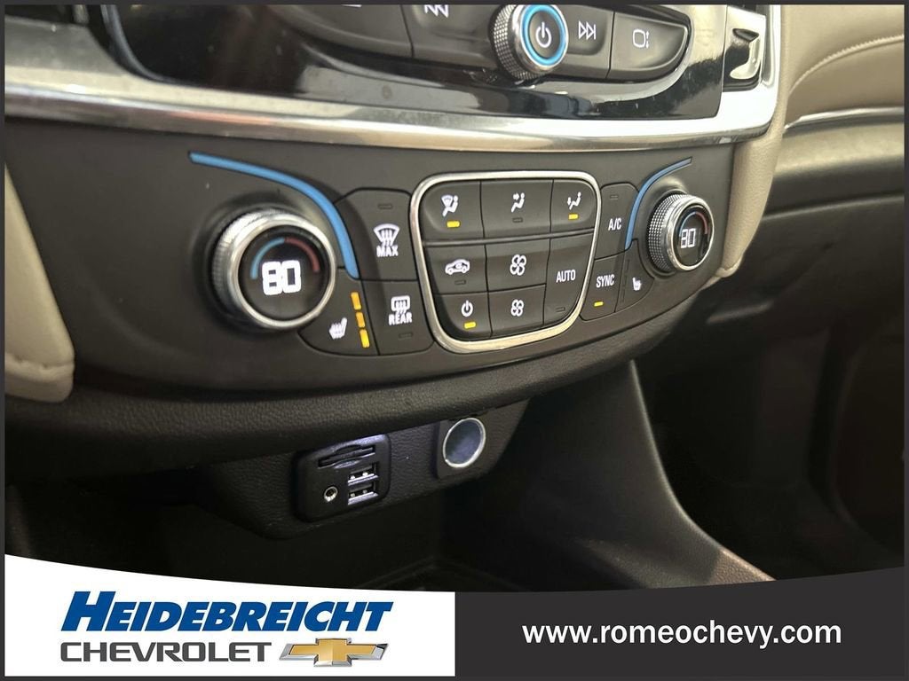 2023 Chevrolet Traverse LT Leather