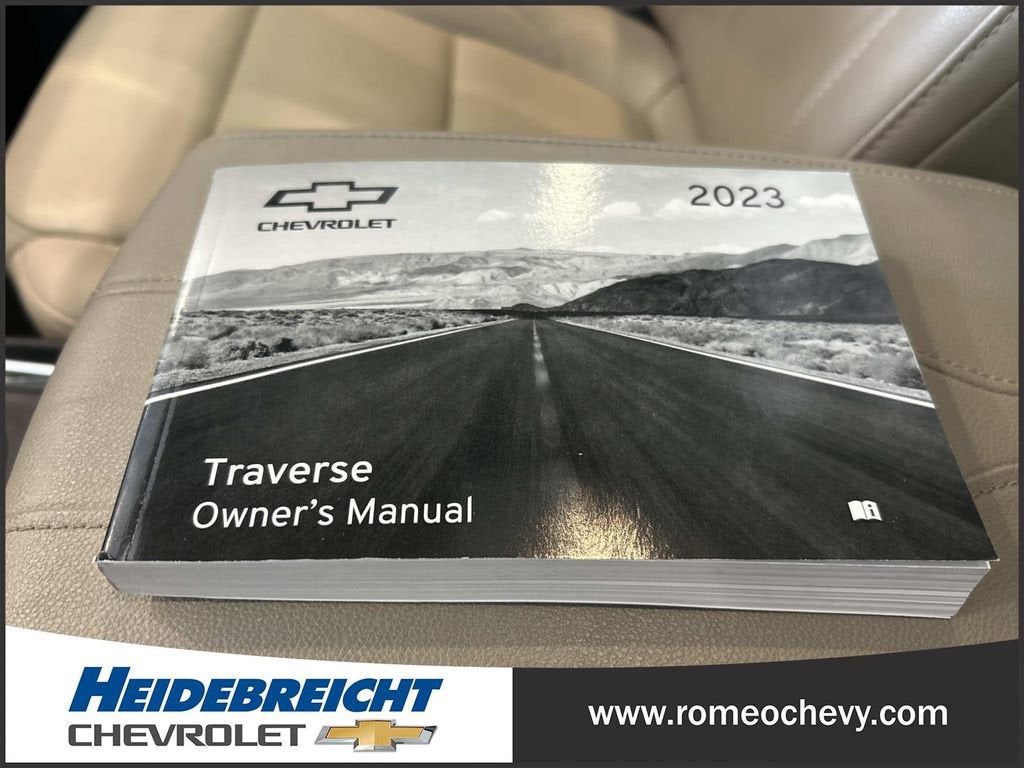 2023 Chevrolet Traverse LT Leather