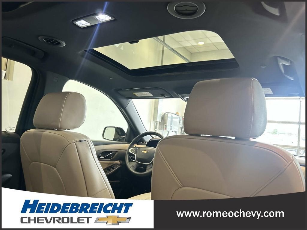 2023 Chevrolet Traverse LT Leather