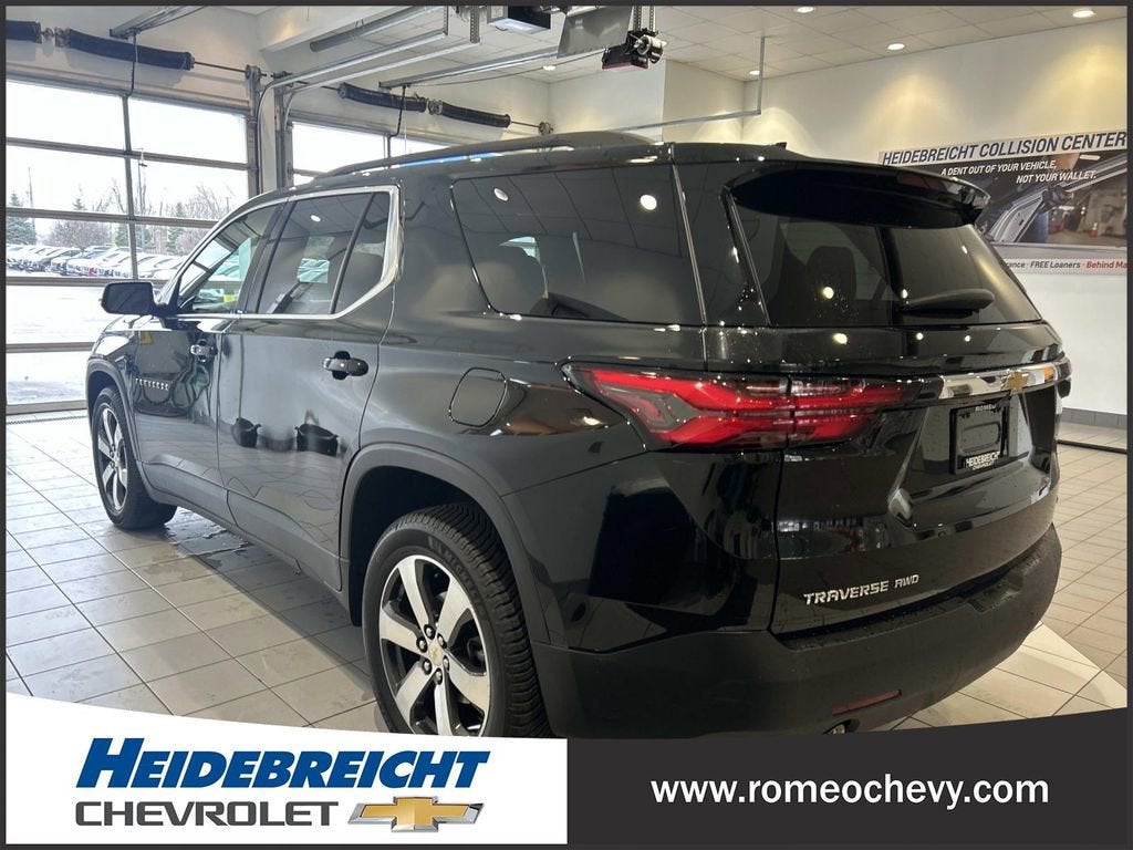 2023 Chevrolet Traverse LT Leather