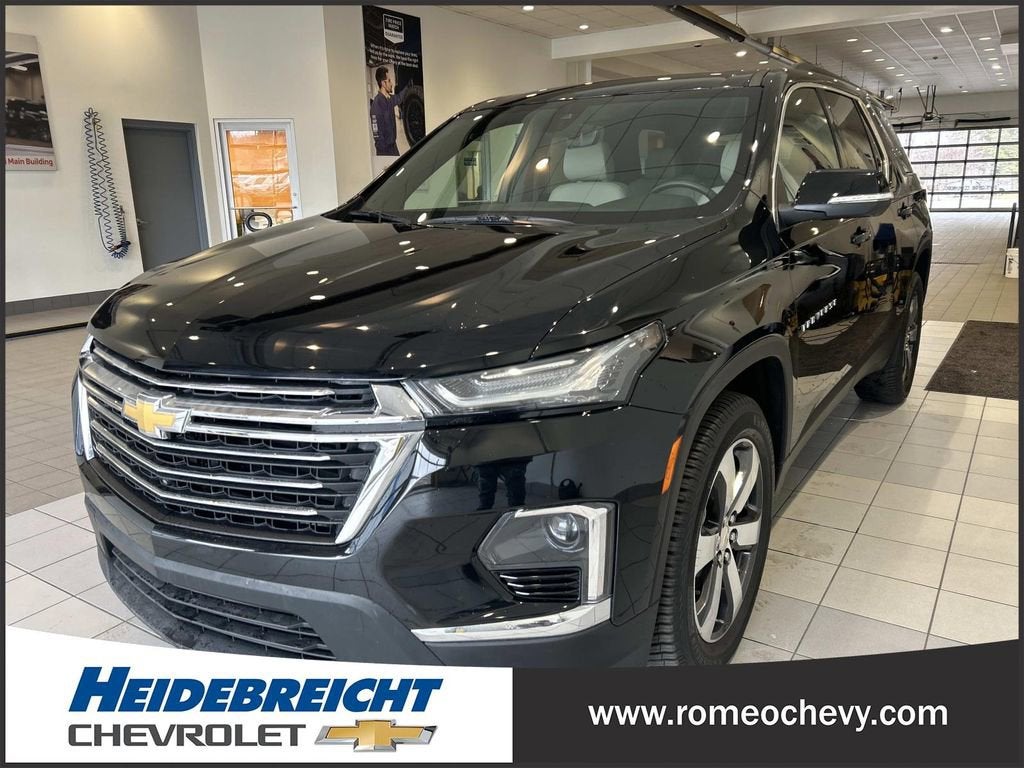 2023 Chevrolet Traverse LT Leather