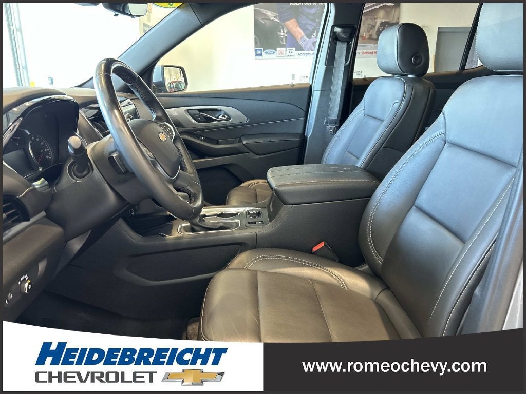 2023 Chevrolet Traverse LT Leather