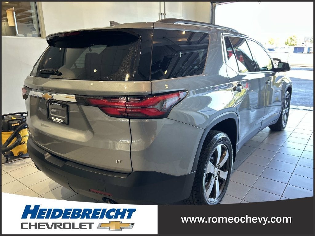 2023 Chevrolet Traverse LT Leather