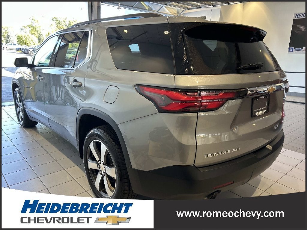 2023 Chevrolet Traverse LT Leather