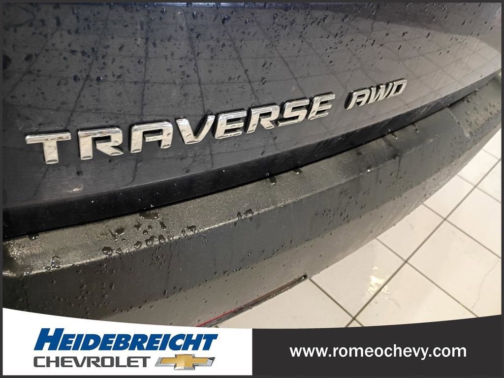 2023 Chevrolet Traverse LT Leather