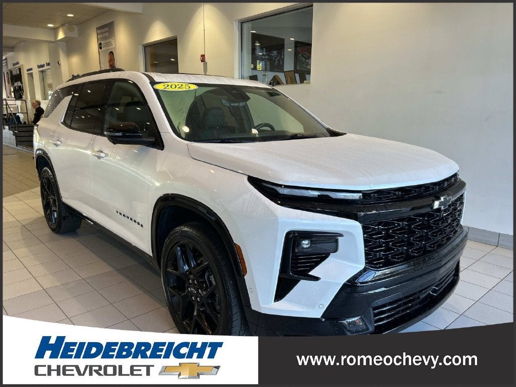 2025 Chevrolet Traverse RS