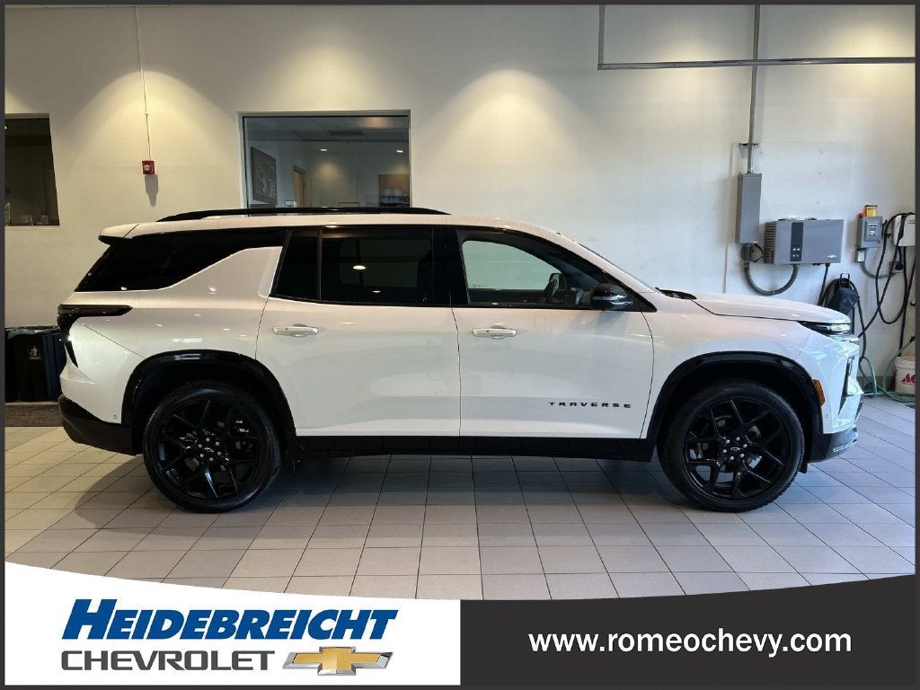 2025 Chevrolet Traverse RS